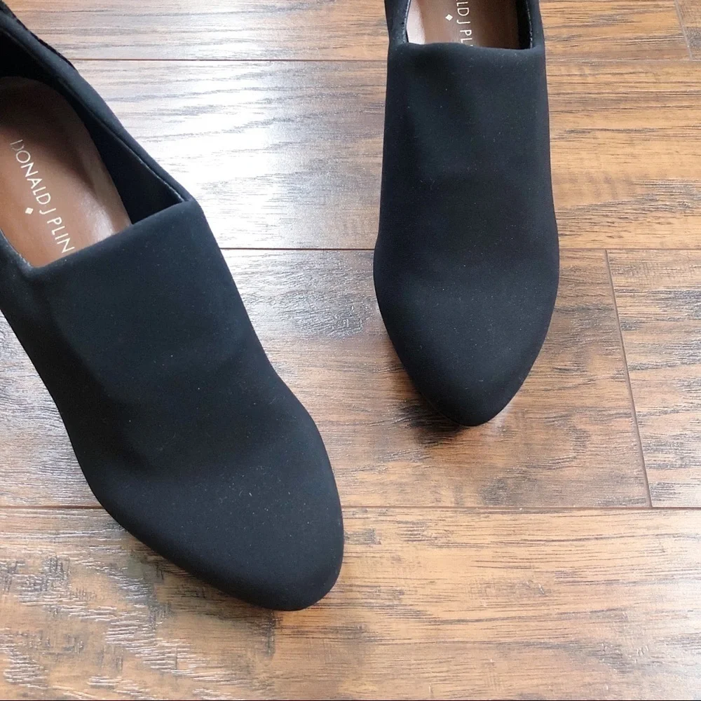 Donald J Pliner • Evelyn black platform pumps heels stretch snakeskin crepe